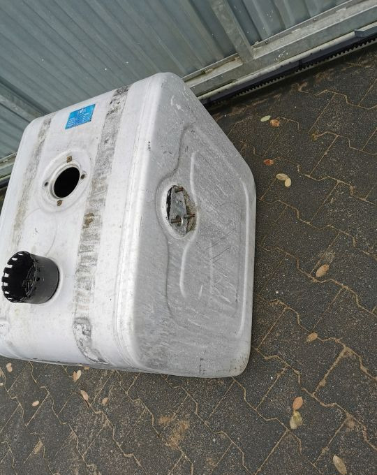 ZBIORNIK OLEJU HYVA OM 14018231 - Tanque hidráulico por Camião: foto 2 ZBIORNIK OLEJU HYVA OM 14018231 - Tanque hidráulico por Camião: foto 2