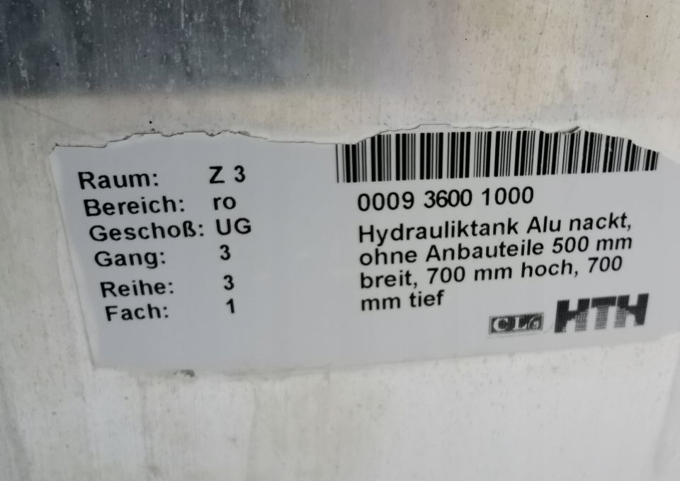 ZBIORNIK OLEJU OLEJOWY HYDRAULIKI - Tanque de combustível: foto 2 ZBIORNIK OLEJU OLEJOWY HYDRAULIKI - Tanque de combustível: foto 2