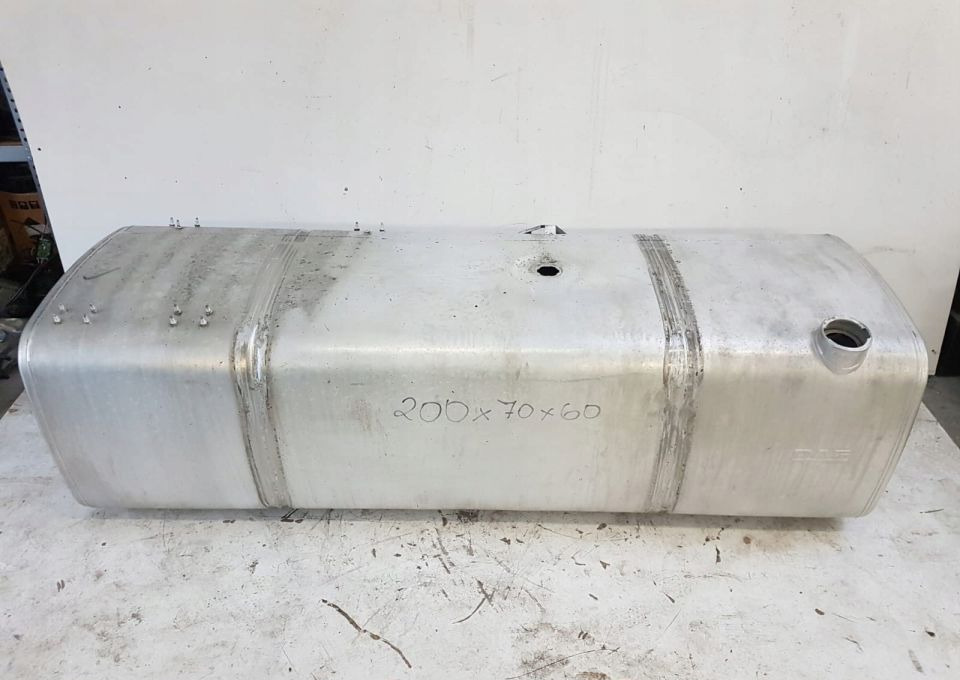 ZBIORNIK PALIWA DAF 1945568 690L 200X70X60 - Tanque de combustível por Camião: foto 1 ZBIORNIK PALIWA DAF 1945568 690L 200X70X60 - Tanque de combustível por Camião: foto 1