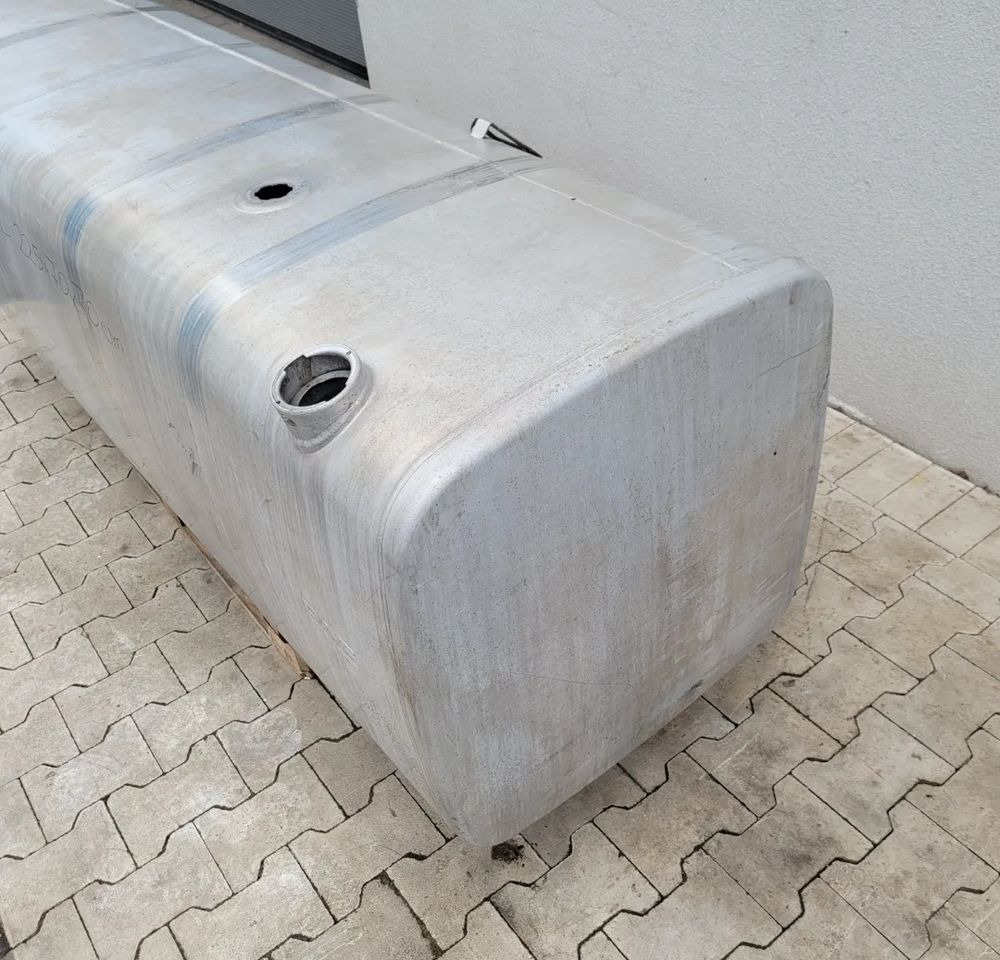 ZBIORNIK PALIWA DAF XF 1000L 225X70X70CM. - Tanque de combustível por Camião: foto 2 ZBIORNIK PALIWA DAF XF 1000L 225X70X70CM. - Tanque de combustível por Camião: foto 2