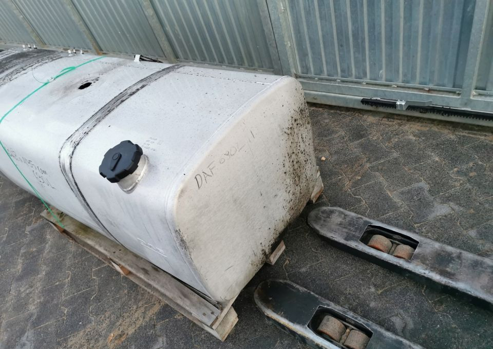ZBIORNIK PALIWA DAF XF CF E6 690L 1945569 - Tanque de combustível por Camião: foto 3 ZBIORNIK PALIWA DAF XF CF E6 690L 1945569 - Tanque de combustível por Camião: foto 3
