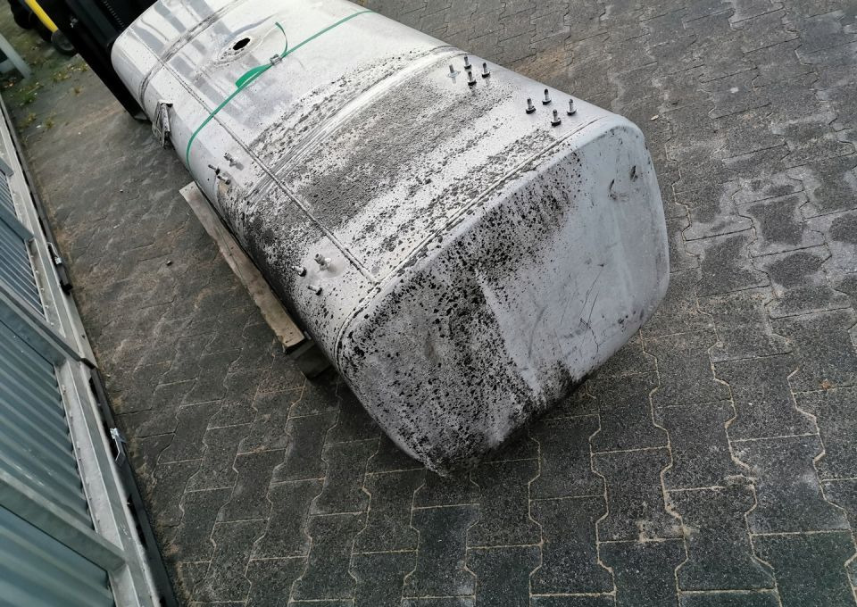 ZBIORNIK PALIWA DAF XF CF E6 690L 1945569 - Tanque de combustível por Camião: foto 5 ZBIORNIK PALIWA DAF XF CF E6 690L 1945569 - Tanque de combustível por Camião: foto 5