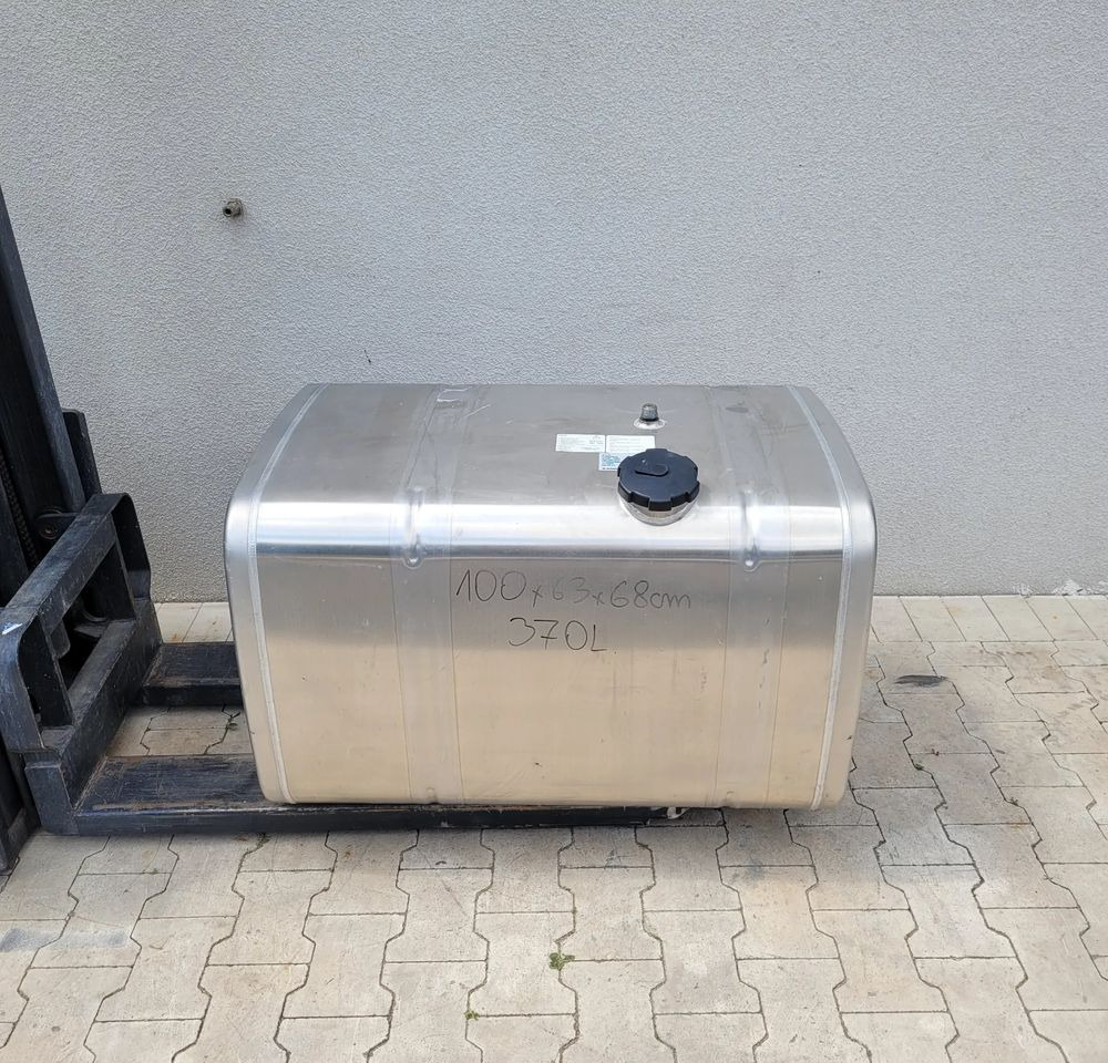 ZBIORNIK PALIWA MAN TGX 370L 81.12201-6798 100X63X68CM - Tanque de combustível por Camião: foto 1 ZBIORNIK PALIWA MAN TGX 370L 81.12201-6798 100X63X68CM - Tanque de combustível por Camião: foto 1