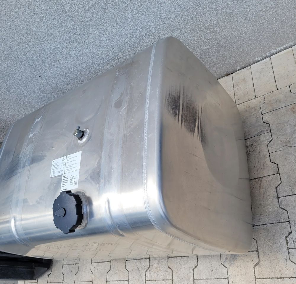 ZBIORNIK PALIWA MAN TGX 370L 81.12201-6798 100X63X68CM - Tanque de combustível por Camião: foto 2 ZBIORNIK PALIWA MAN TGX 370L 81.12201-6798 100X63X68CM - Tanque de combustível por Camião: foto 2