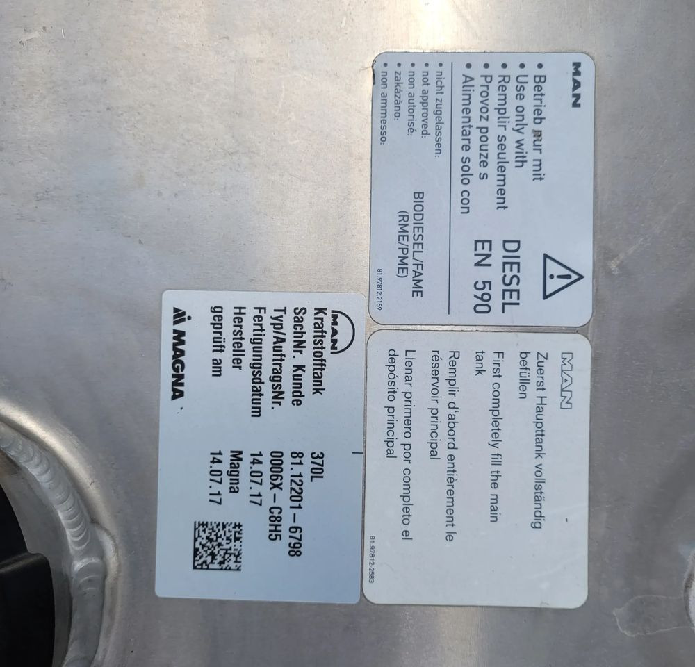 ZBIORNIK PALIWA MAN TGX 370L 81.12201-6798 100X63X68CM - Tanque de combustível por Camião: foto 5 ZBIORNIK PALIWA MAN TGX 370L 81.12201-6798 100X63X68CM - Tanque de combustível por Camião: foto 5