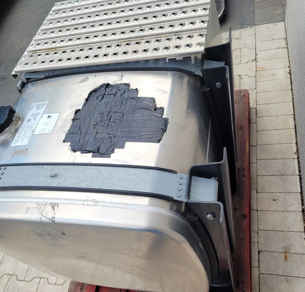 ZBIORNIK PALIWA MAN TGX TG3 81.12201-6929 460L CHWALIM116 - Tanque de combustível por Camião: foto 5 ZBIORNIK PALIWA MAN TGX TG3 81.12201-6929 460L CHWALIM116 - Tanque de combustível por Camião: foto 5
