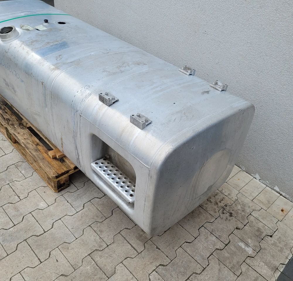 ZBIORNIK PALIWA MAN TGX TGS 200X60X70CM - Tanque de combustível por Camião: foto 2 ZBIORNIK PALIWA MAN TGX TGS 200X60X70CM - Tanque de combustível por Camião: foto 2