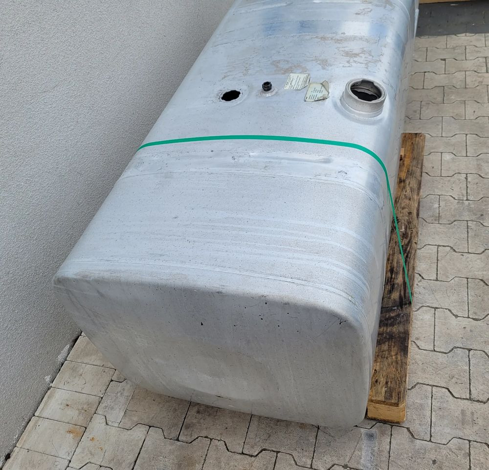 ZBIORNIK PALIWA MAN TGX TGS 200X60X70CM - Tanque de combustível por Camião: foto 3 ZBIORNIK PALIWA MAN TGX TGS 200X60X70CM - Tanque de combustível por Camião: foto 3