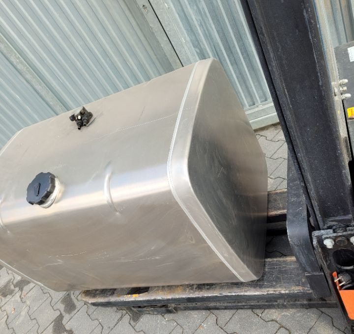 ZBIORNIK PALIWA NOWA MAN daf 450L 113X70X70CM - Tanque de combustível por Camião: foto 3 ZBIORNIK PALIWA NOWA MAN daf 450L 113X70X70CM - Tanque de combustível por Camião: foto 3