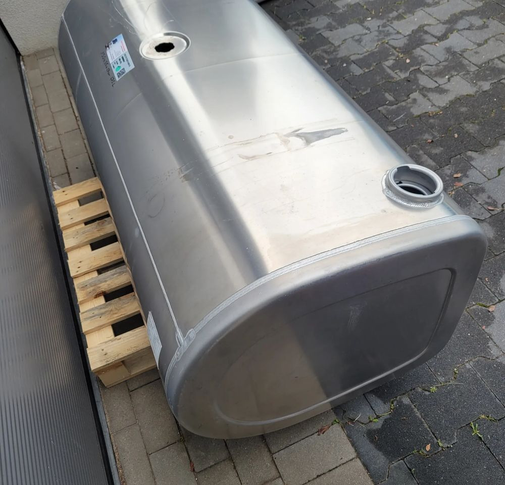 ZBIORNIK PALIWA VOLVO RENAULT 22038784 475L 150X55X68CM CHWALIM116 - Sistema de combustível por Camião: foto 4 ZBIORNIK PALIWA VOLVO RENAULT 22038784 475L 150X55X68CM CHWALIM116 - Sistema de combustível por Camião: foto 4