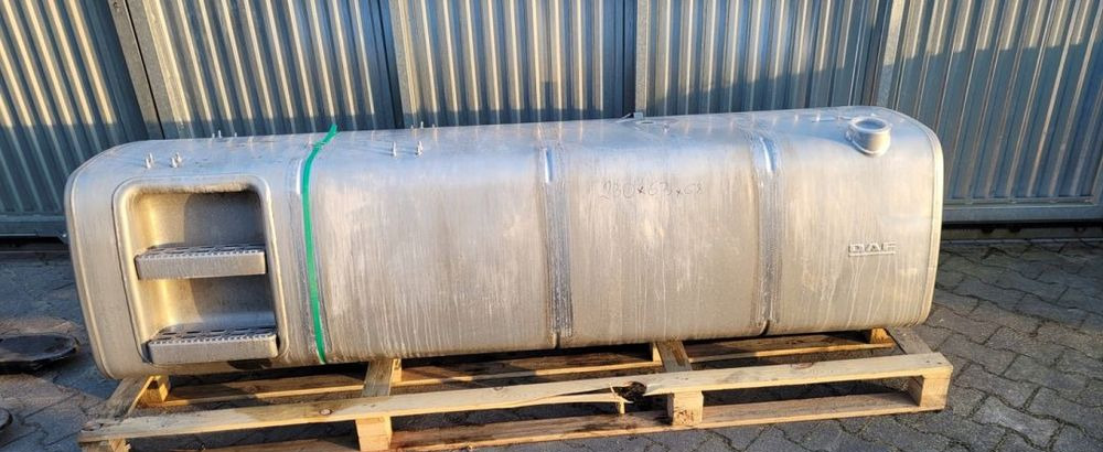 ZBIORNIK PALIWA XF 106 1944800 845L - Tanque de combustível por Camião: foto 1 ZBIORNIK PALIWA XF 106 1944800 845L - Tanque de combustível por Camião: foto 1