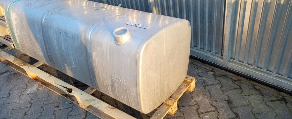 ZBIORNIK PALIWA XF 106 1944800 845L - Tanque de combustível por Camião: foto 3 ZBIORNIK PALIWA XF 106 1944800 845L - Tanque de combustível por Camião: foto 3