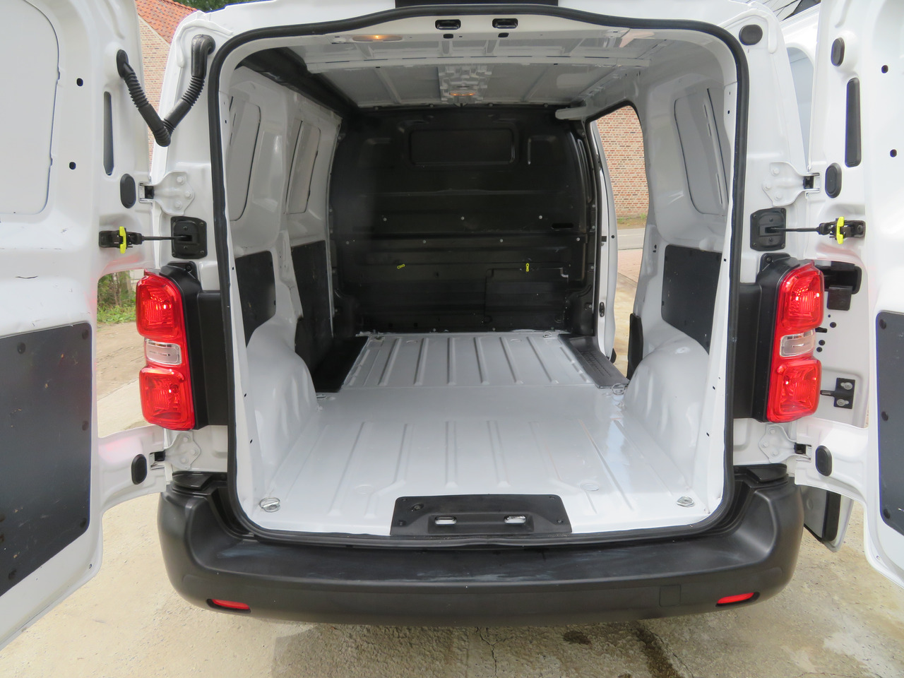 Furgão compacto CITROËN Jumpy Club - 1.5 BlueHDi: foto 10