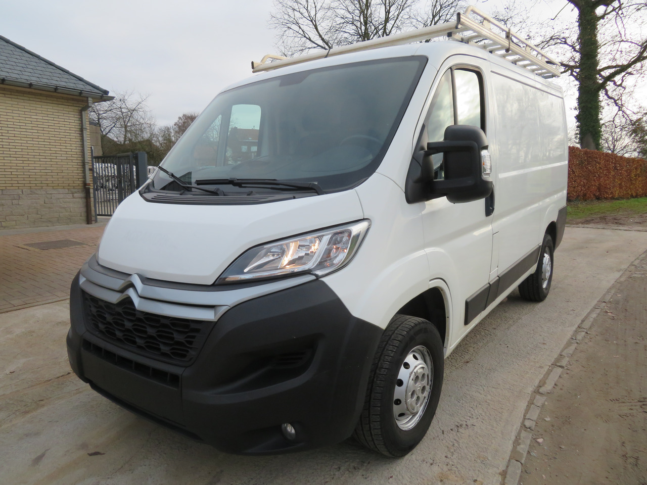 Citroën Jumper 2.2 BlueHDi - L1H1 - Furgão: foto 3 Citroën Jumper 2.2 BlueHDi - L1H1 - Furgão: foto 3