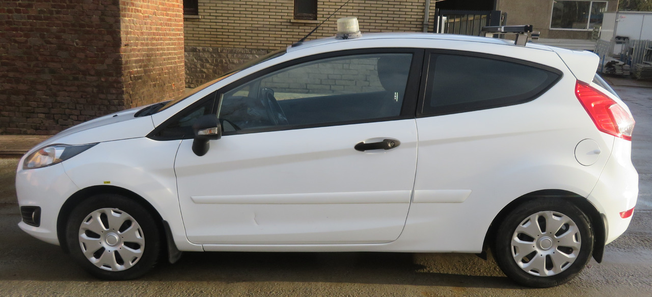 Ford Fiësta Van 1.5 - Furgão compacto: foto 4 Ford Fiësta Van 1.5 - Furgão compacto: foto 4
