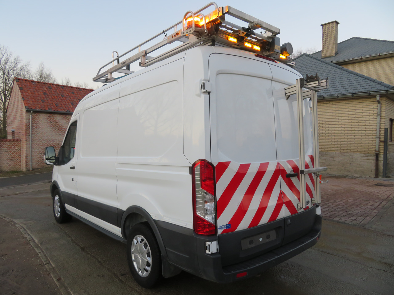 Ford Transit 2.0TDCi - L2H2 - Furgão: foto 5 Ford Transit 2.0TDCi - L2H2 - Furgão: foto 5