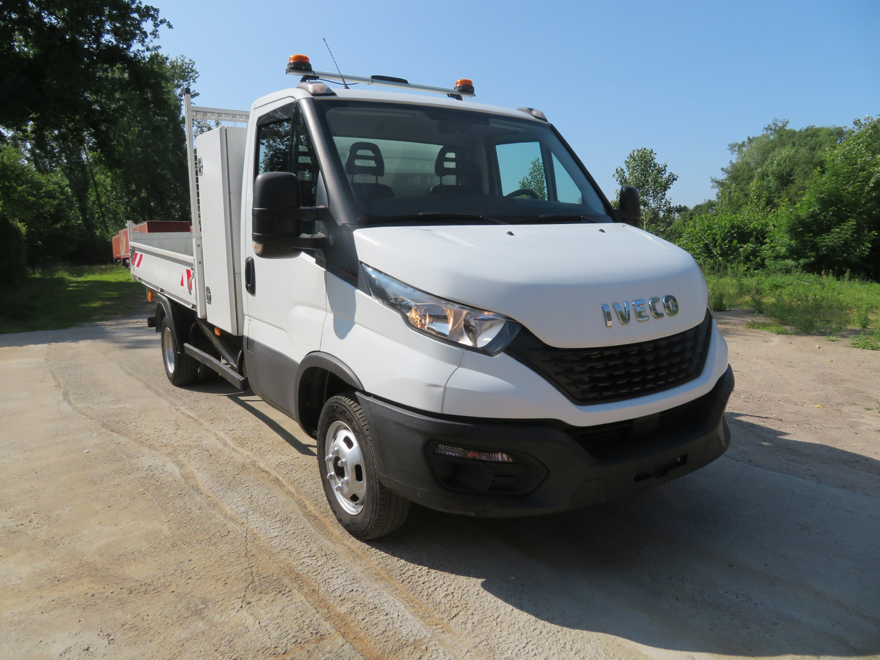 IVECO Daily 35C16 3.0 - Carrinha basculante: foto 1 IVECO Daily 35C16 3.0 - Carrinha basculante: foto 1