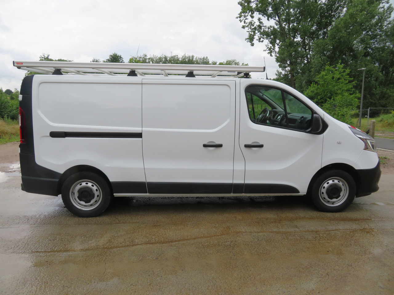 Leasing de RENAULT Trafic 2.0dCi - L2H1 RENAULT Trafic 2.0dCi - L2H1: foto 8