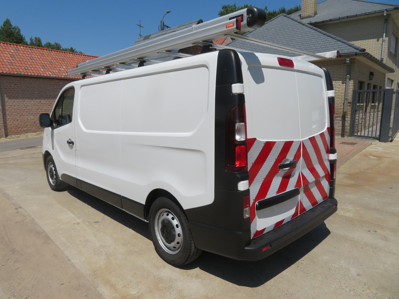 RENAULT Trafic 2.0dCi - L2H1 - Furgão compacto: foto 5 RENAULT Trafic 2.0dCi - L2H1 - Furgão compacto: foto 5