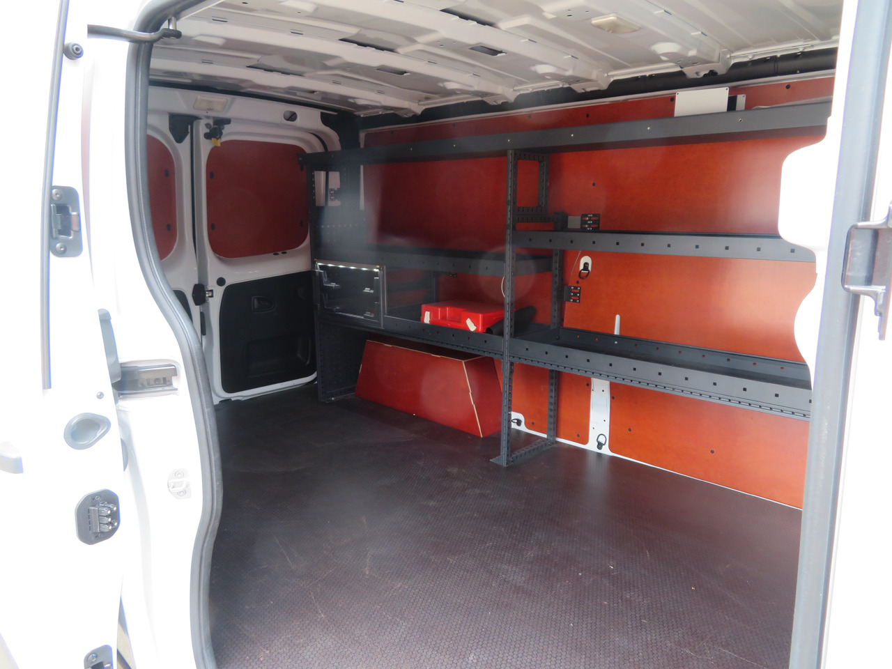 Leasing de RENAULT Trafic 2.0dCi - L2H1 RENAULT Trafic 2.0dCi - L2H1: foto 9
