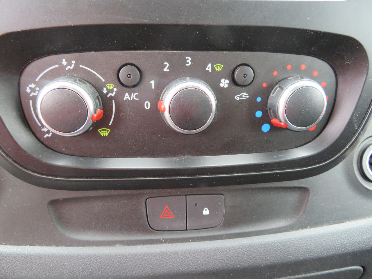 Leasing de RENAULT Trafic 2.0dCi - L2H1 RENAULT Trafic 2.0dCi - L2H1: foto 13