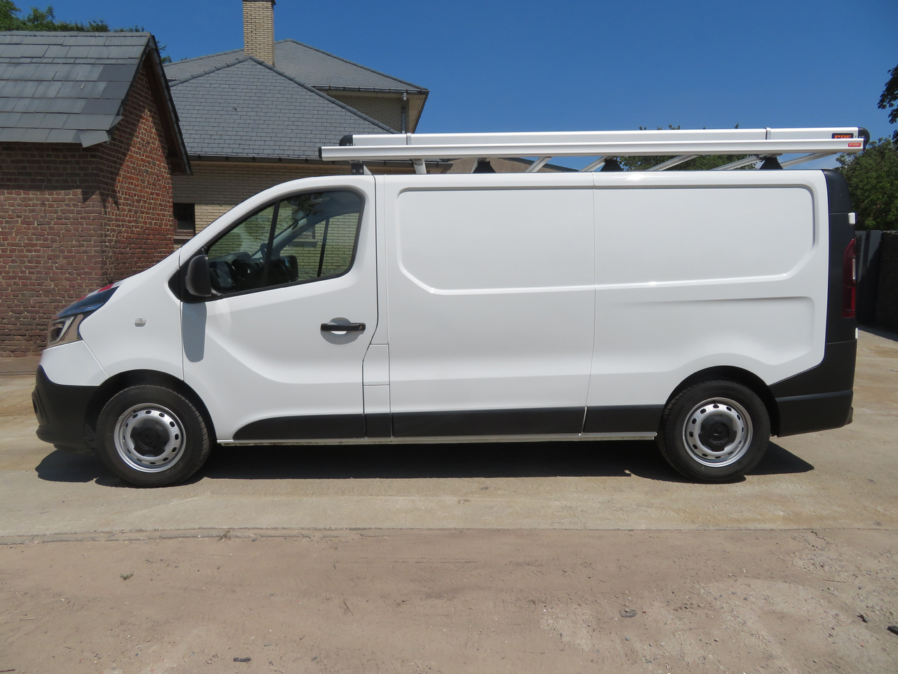 RENAULT Trafic 2.0dCi - L2H1 - Furgão compacto: foto 4 RENAULT Trafic 2.0dCi - L2H1 - Furgão compacto: foto 4