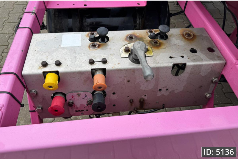 Broshuis 3UCC-39/45 Multi / 2x Extandable / 2x Lift Axle - Semi-reboque transportador de contêineres/ Caixa móvel: foto 5 Broshuis 3UCC-39/45 Multi / 2x Extandable / 2x Lift Axle - Semi-reboque transportador de contêineres/ Caixa móvel: foto 5