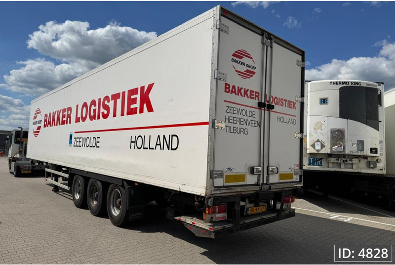 Sor Iberica SP71 / Lift axle - Semi-reboque frigorífico: foto 2 Sor Iberica SP71 / Lift axle - Semi-reboque frigorífico: foto 2