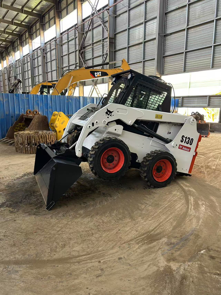 BOBCAT S130 Skid Steer Loader Click for Discount - Mini pá carregadora: foto 3 BOBCAT S130 Skid Steer Loader Click for Discount - Mini pá carregadora: foto 3