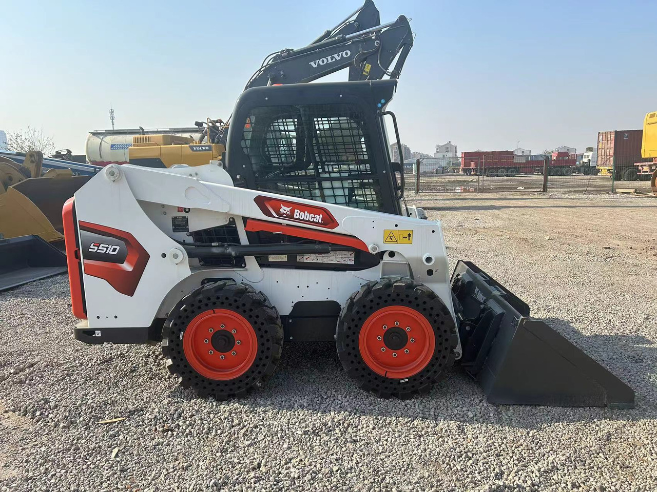 BOBCAT S510 Skid Steer Loader - Mini pá carregadora: foto 1 BOBCAT S510 Skid Steer Loader - Mini pá carregadora: foto 1