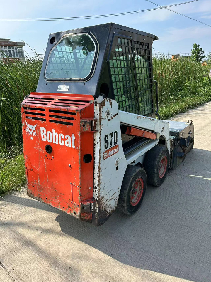 BOBCAT S70 Sliding Sweeper Click for Discount - Mini pá carregadora: foto 2 BOBCAT S70 Sliding Sweeper Click for Discount - Mini pá carregadora: foto 2