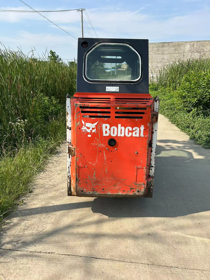 BOBCAT S70 Sliding Sweeper Click for Discount - Mini pá carregadora: foto 5 BOBCAT S70 Sliding Sweeper Click for Discount - Mini pá carregadora: foto 5