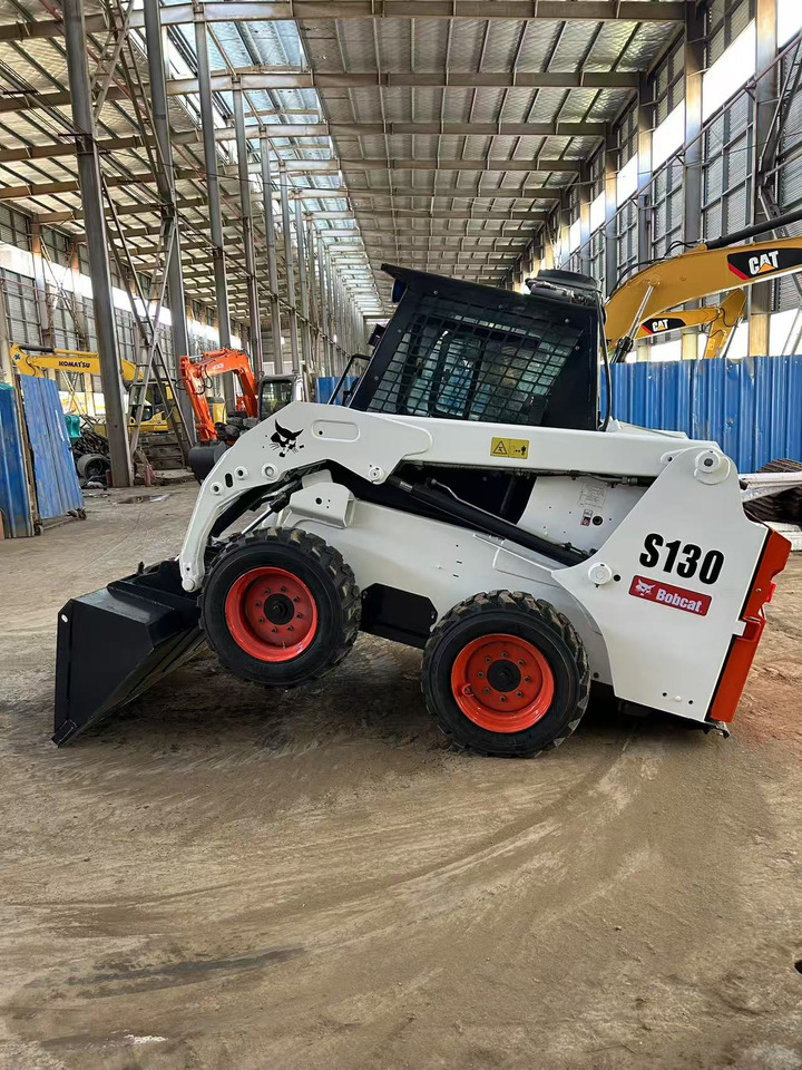 BOBCAT Skid Steer Loader S130 - Mini pá carregadora: foto 5 BOBCAT Skid Steer Loader S130 - Mini pá carregadora: foto 5