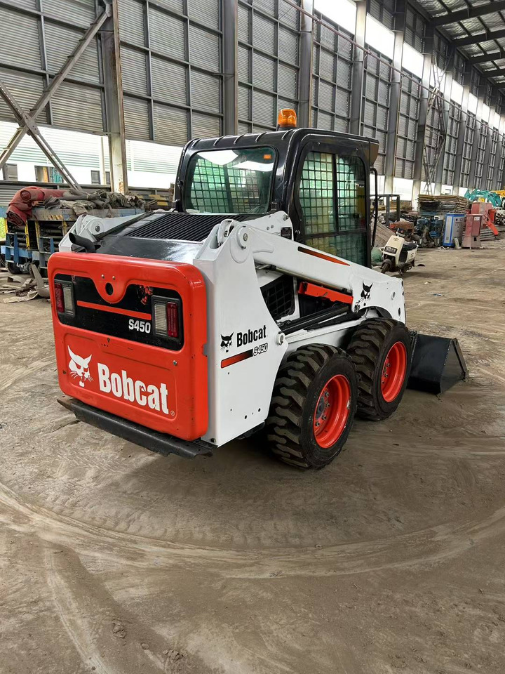 BOBCAT Skid Steer Loader S450 - Mini pá carregadora: foto 1 BOBCAT Skid Steer Loader S450 - Mini pá carregadora: foto 1