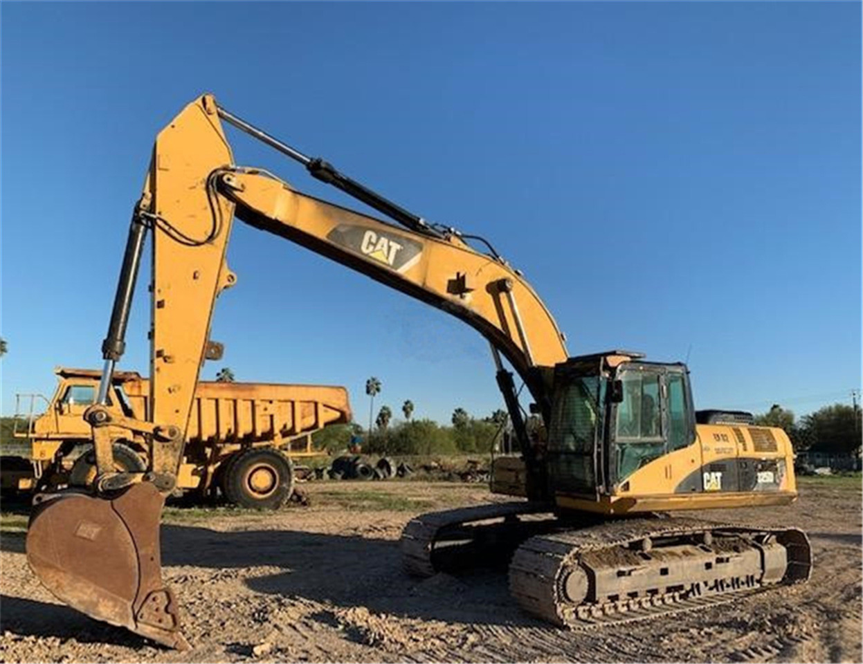 CATERPILLAR 325D - Escavadora de rastos: foto 1 CATERPILLAR 325D - Escavadora de rastos: foto 1