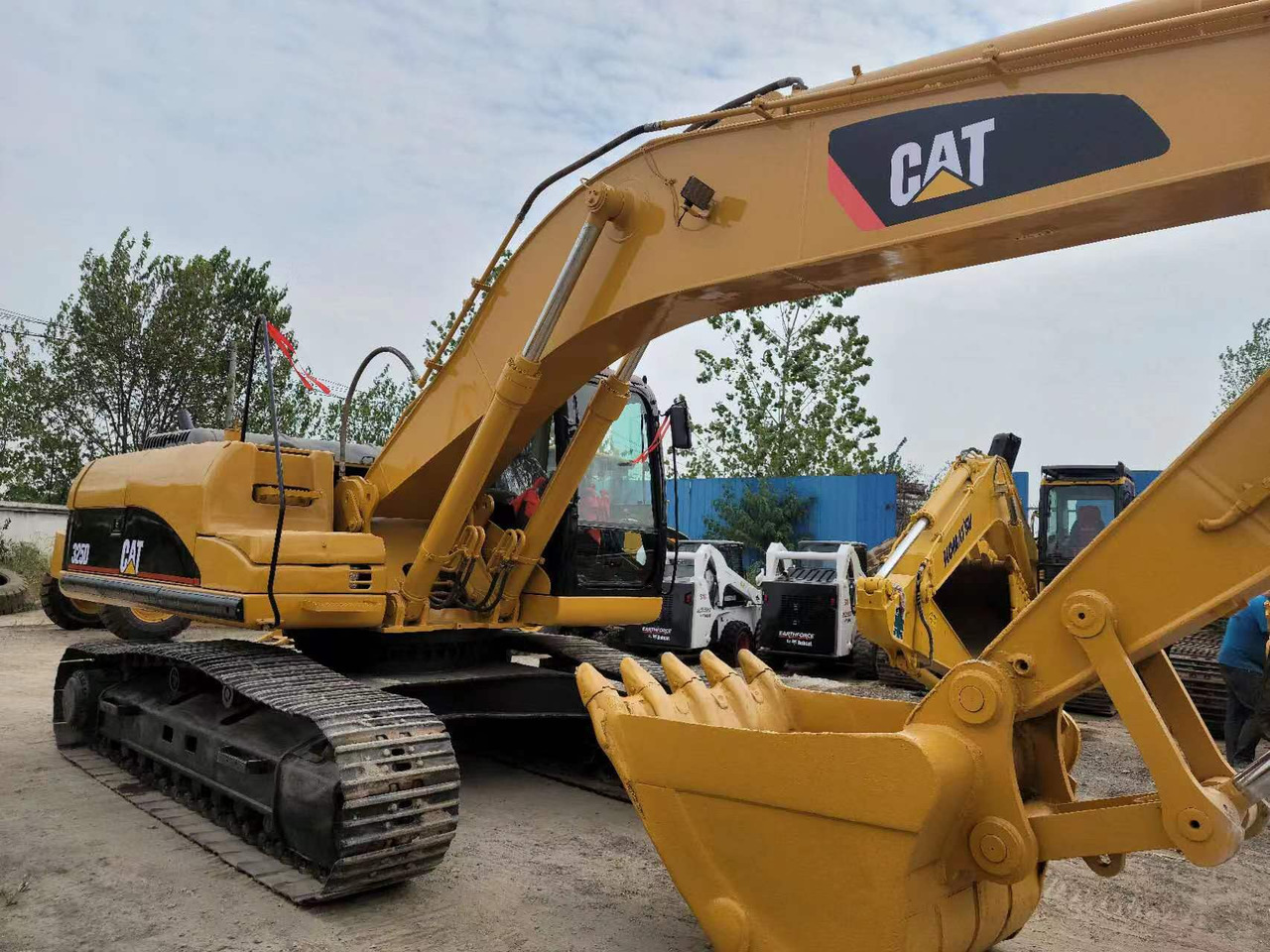 CATERPILLAR 325D - Escavadora de rastos: foto 1 CATERPILLAR 325D - Escavadora de rastos: foto 1