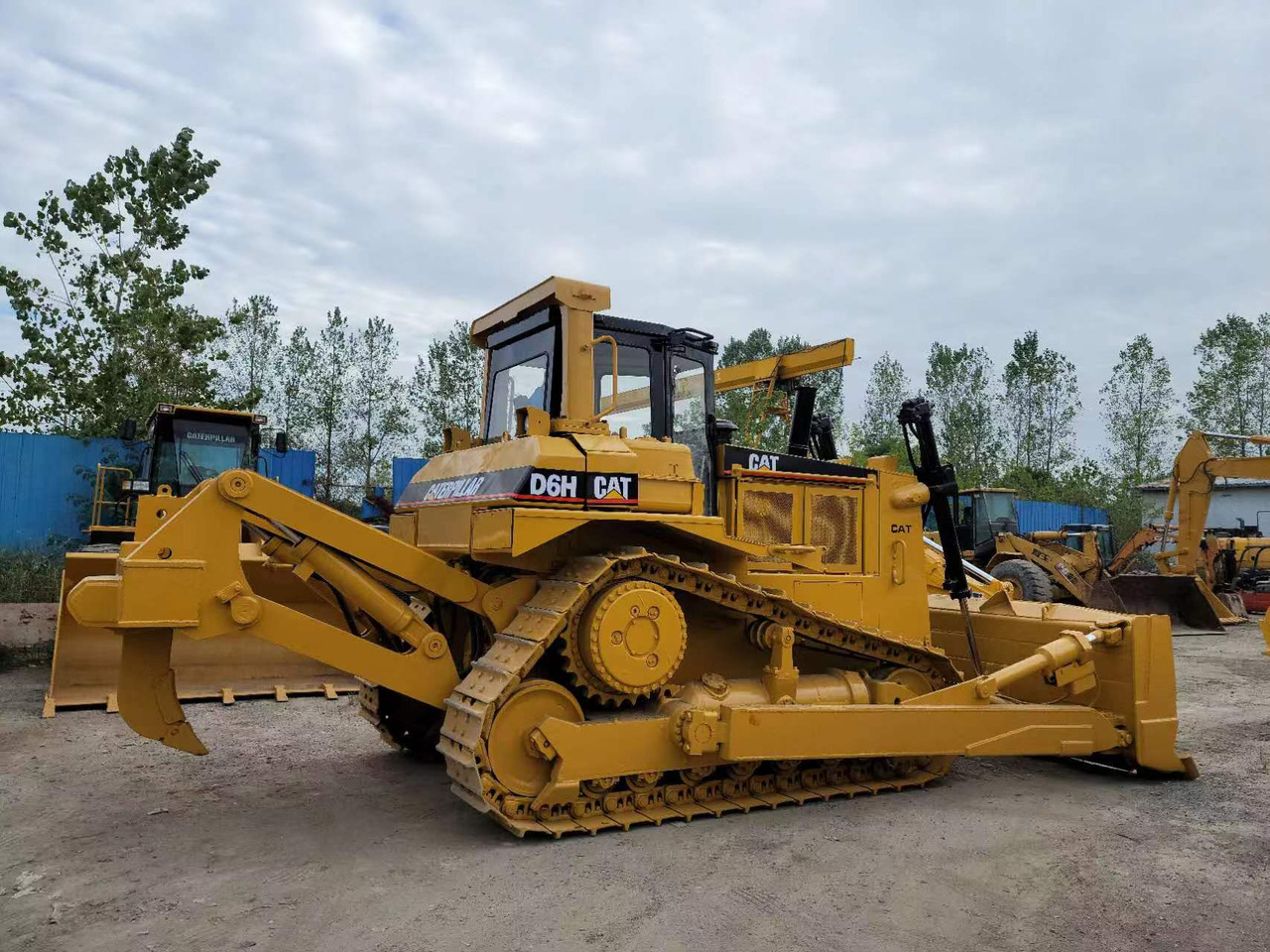 CATERPILLAR D6H - Buldôzer: foto 3 CATERPILLAR D6H - Buldôzer: foto 3