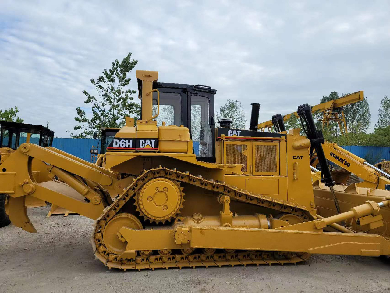 CATERPILLAR D6H - Buldôzer: foto 5 CATERPILLAR D6H - Buldôzer: foto 5