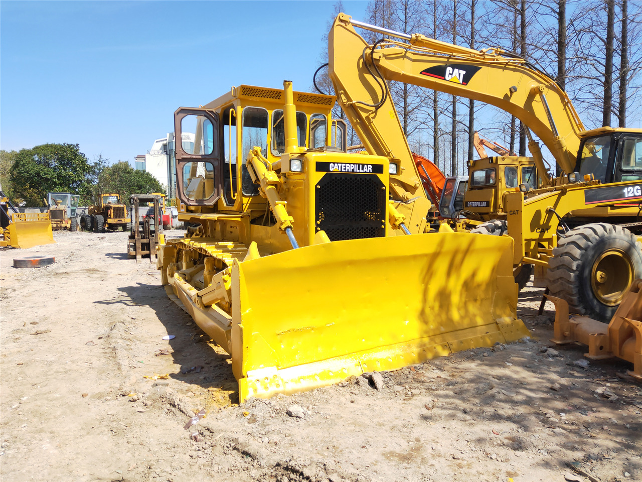 CATERPILLAR D8K - Buldôzer: foto 2 CATERPILLAR D8K - Buldôzer: foto 2