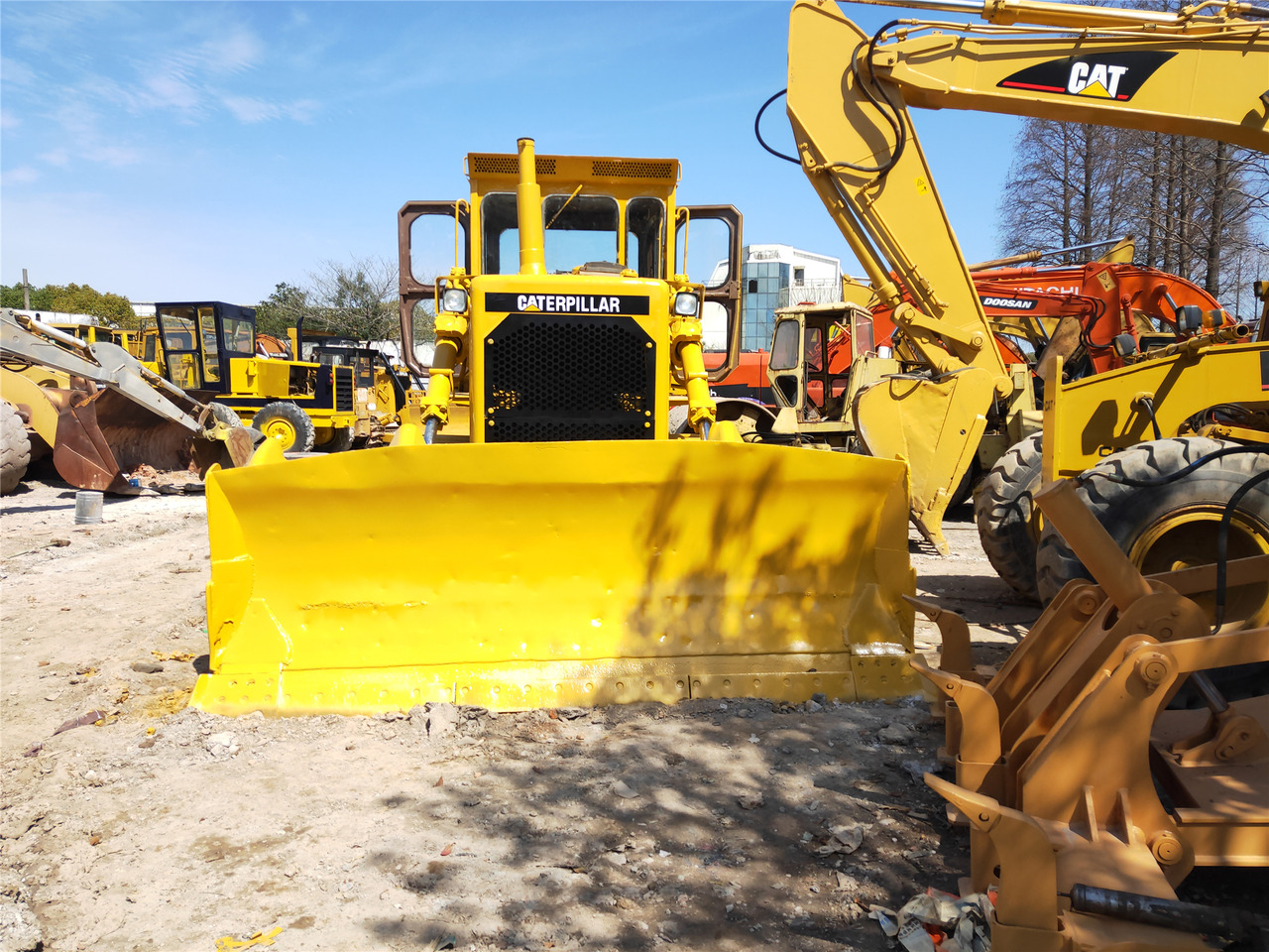 CATERPILLAR D8K - Buldôzer: foto 3 CATERPILLAR D8K - Buldôzer: foto 3