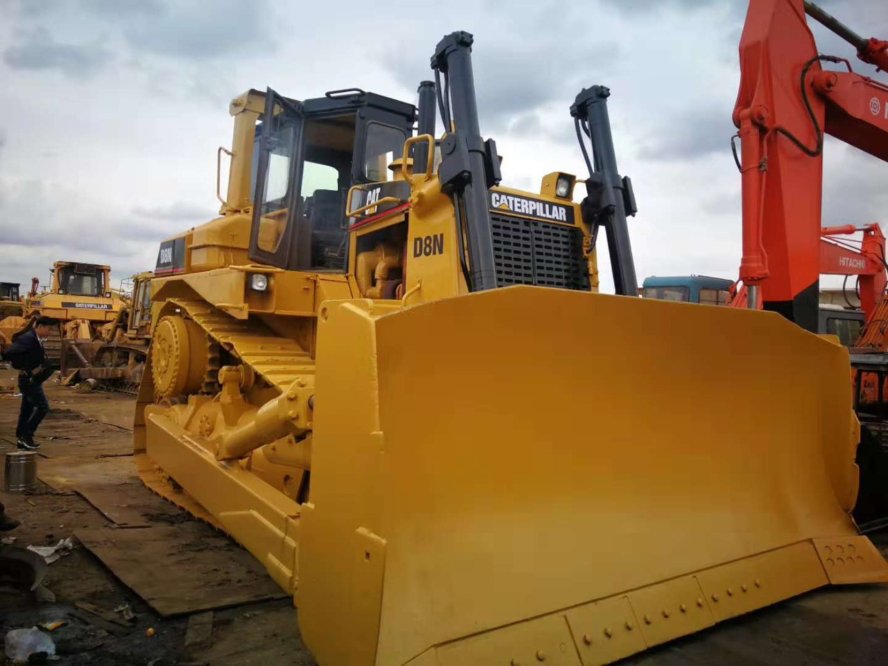 CATERPILLAR D8N - Pá carregadora de rodas: foto 2 CATERPILLAR D8N - Pá carregadora de rodas: foto 2
