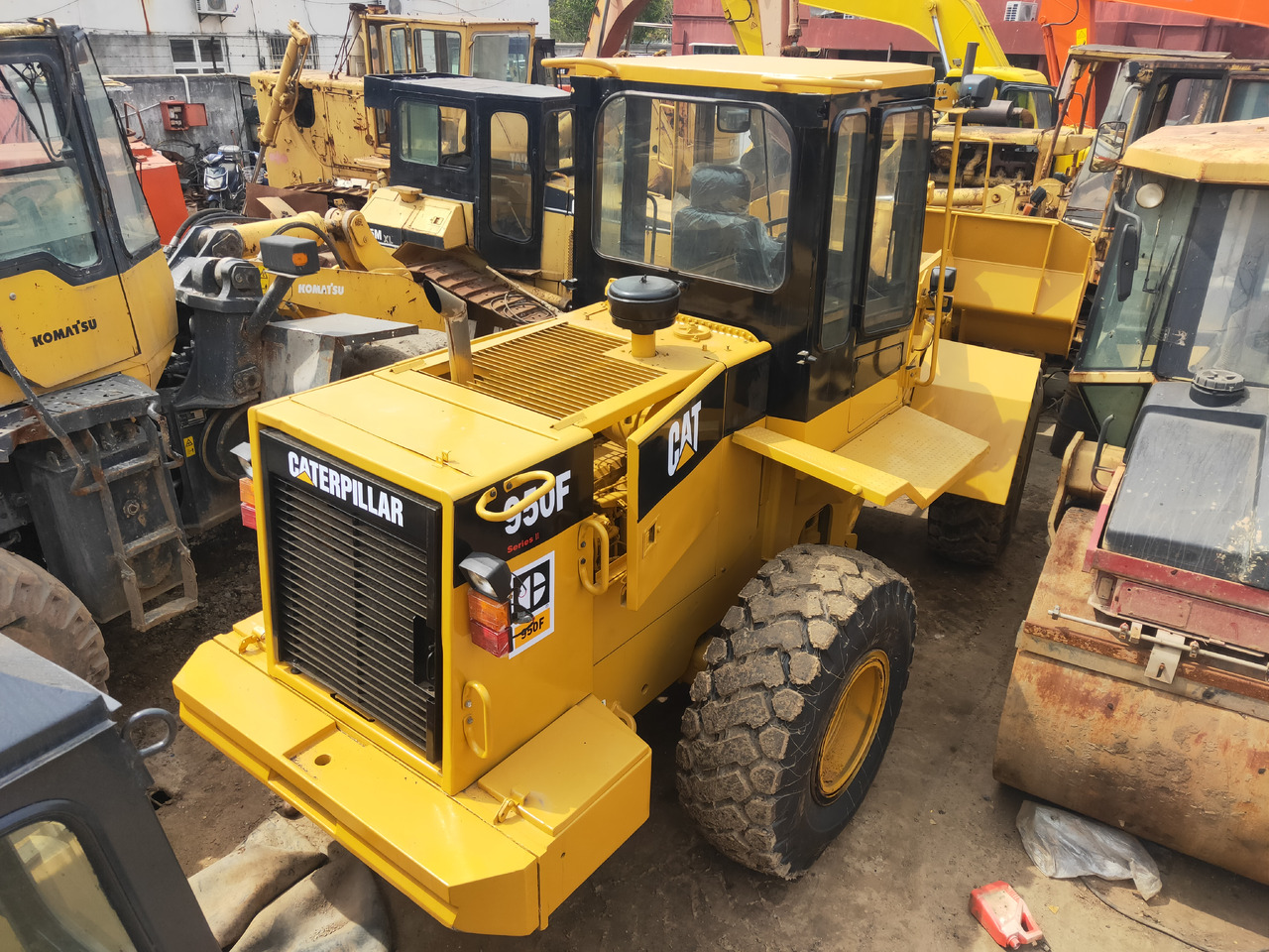 CATERPILLAR Wheel Loader  950F Click Here for Discount - Pá carregadora de rodas: foto 1 CATERPILLAR Wheel Loader  950F Click Here for Discount - Pá carregadora de rodas: foto 1