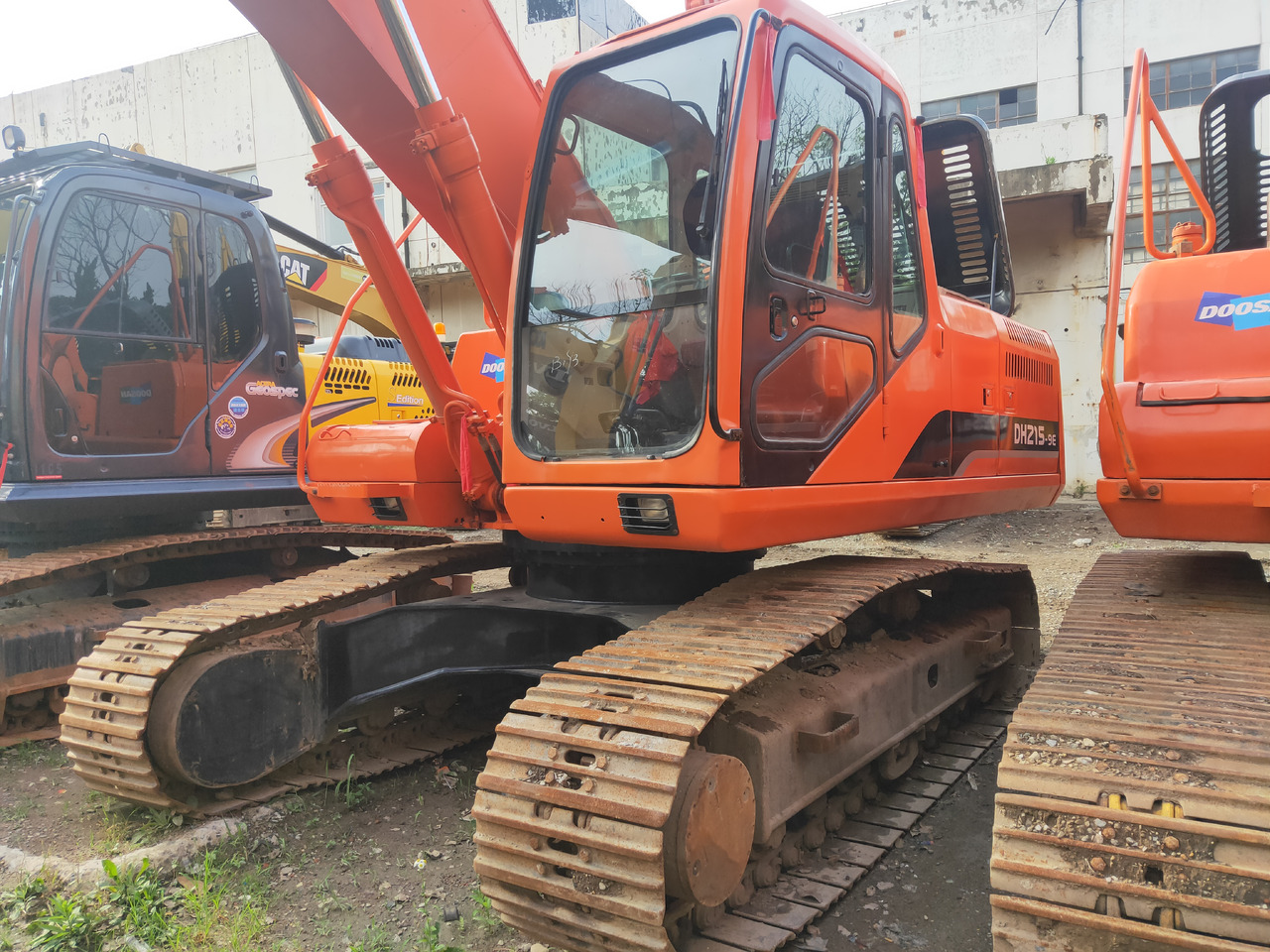 DOOSAN DH215LC-9 - Escavadora de rastos: foto 4 DOOSAN DH215LC-9 - Escavadora de rastos: foto 4