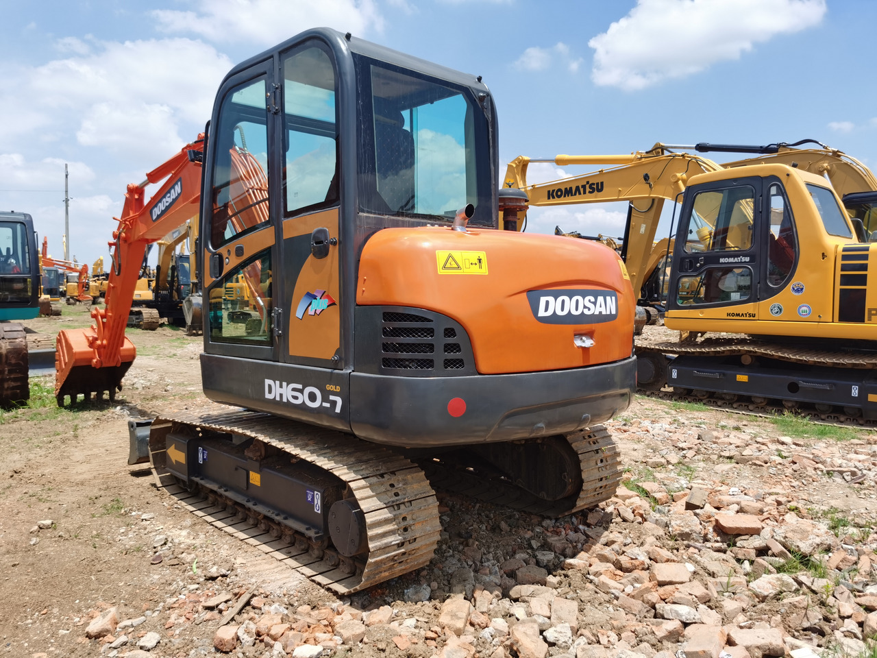 DOOSAN DH60-7 - Escavadora de rastos: foto 2 DOOSAN DH60-7 - Escavadora de rastos: foto 2