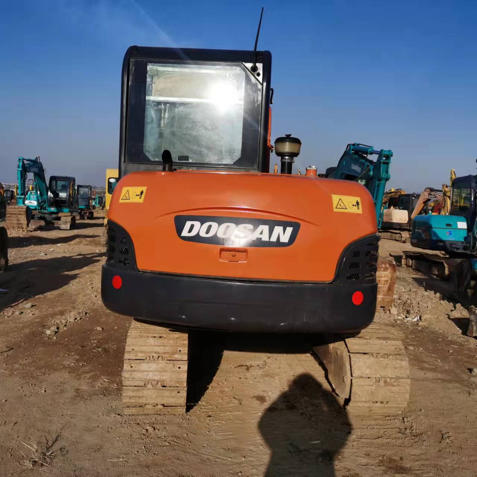 DOOSAN DH60-7 - Escavadora de rastos: foto 3 DOOSAN DH60-7 - Escavadora de rastos: foto 3