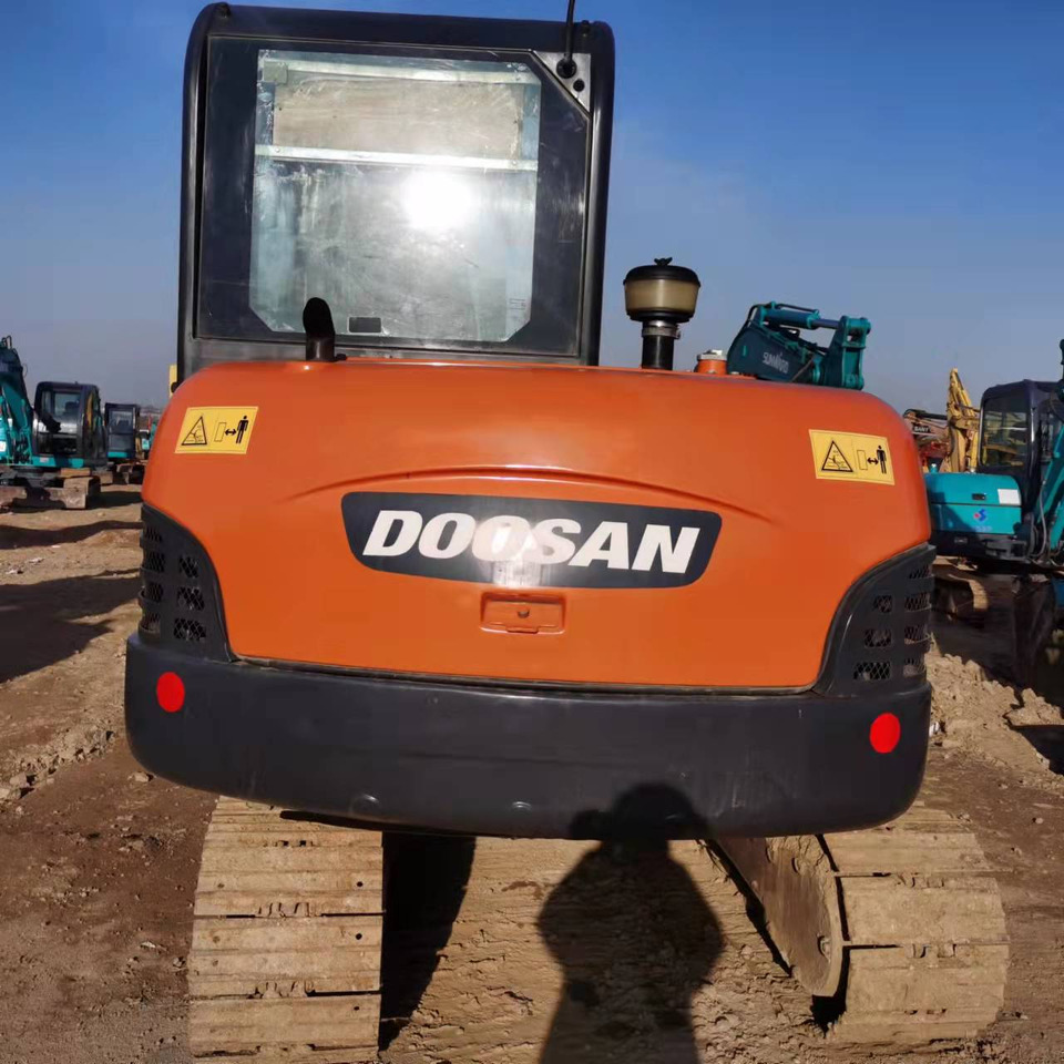 DOOSAN DH60-7 - Escavadora de rastos: foto 4 DOOSAN DH60-7 - Escavadora de rastos: foto 4
