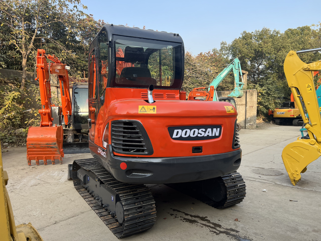 DOOSAN DH60-9C - Escavadora de rastos: foto 3 DOOSAN DH60-9C - Escavadora de rastos: foto 3