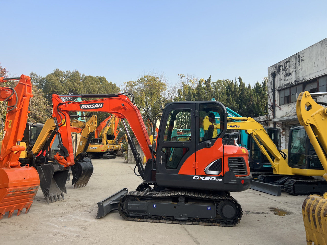 DOOSAN DH60-9C - Escavadora de rastos: foto 2 DOOSAN DH60-9C - Escavadora de rastos: foto 2