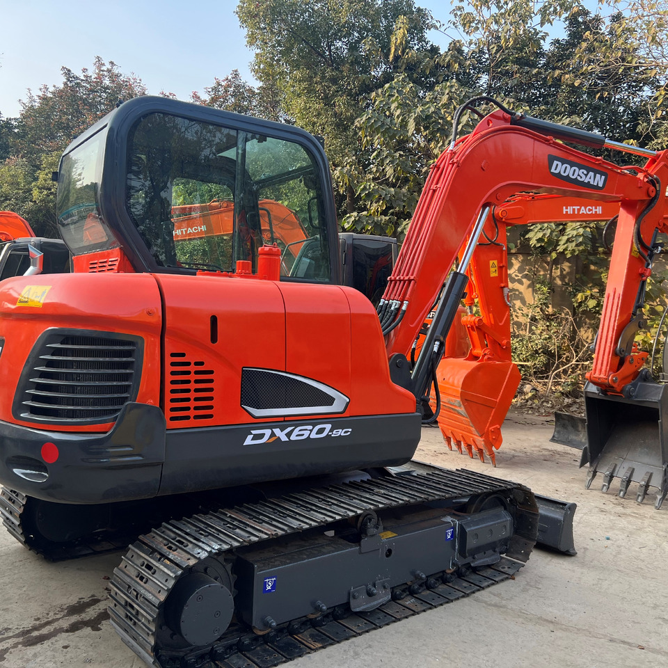 DOOSAN DH60-9C - Escavadora de rastos: foto 1 DOOSAN DH60-9C - Escavadora de rastos: foto 1