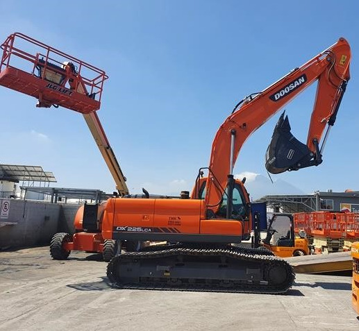 DOOSAN DX225LCA - Escavadora de rastos: foto 3 DOOSAN DX225LCA - Escavadora de rastos: foto 3